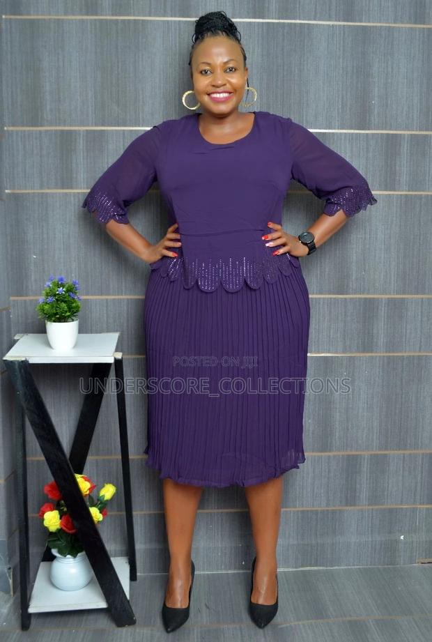 Occasional Plus Size Fitting Plitted Dresses - thumbnail 3