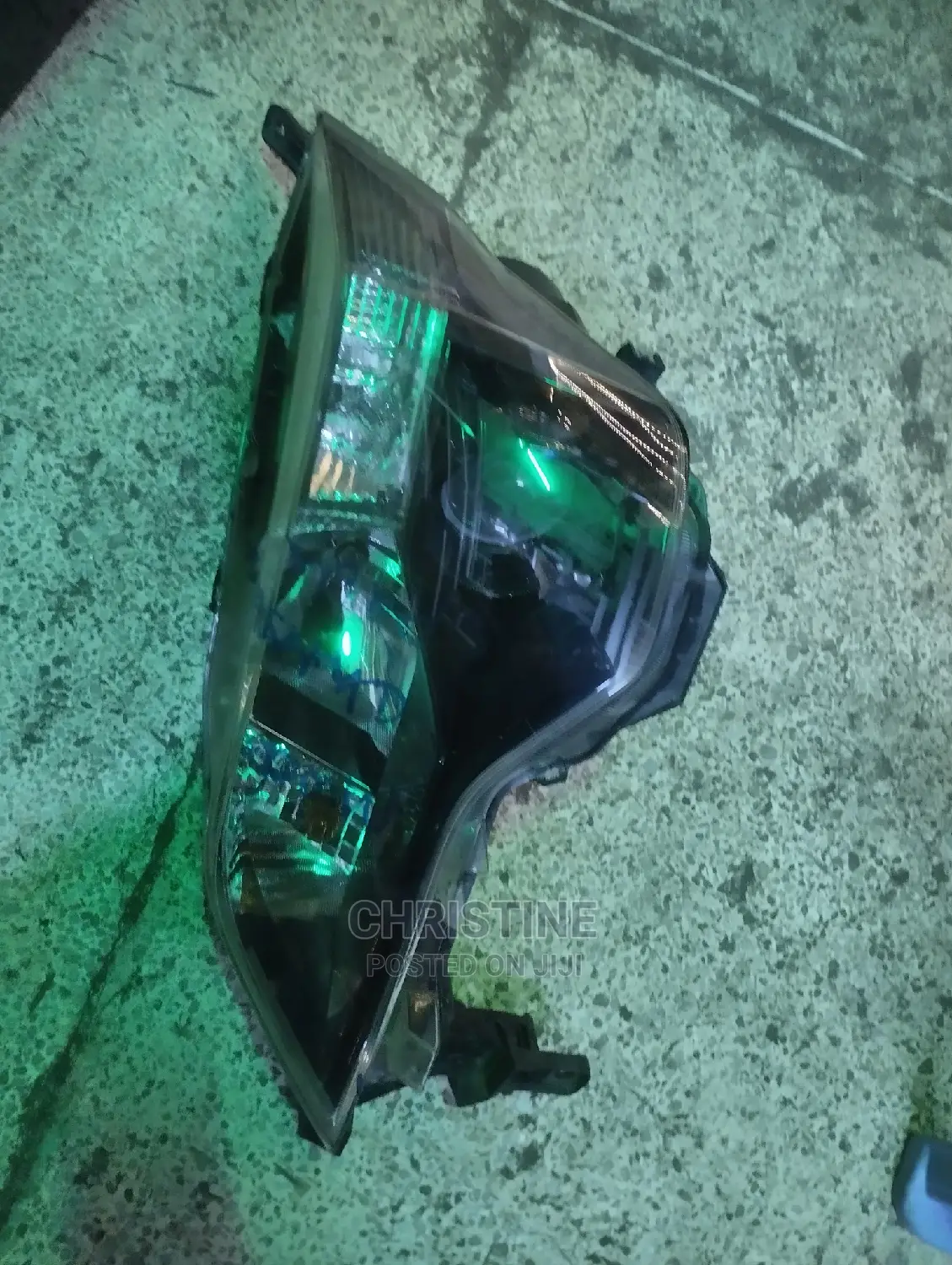 Toyota Spade Headlight