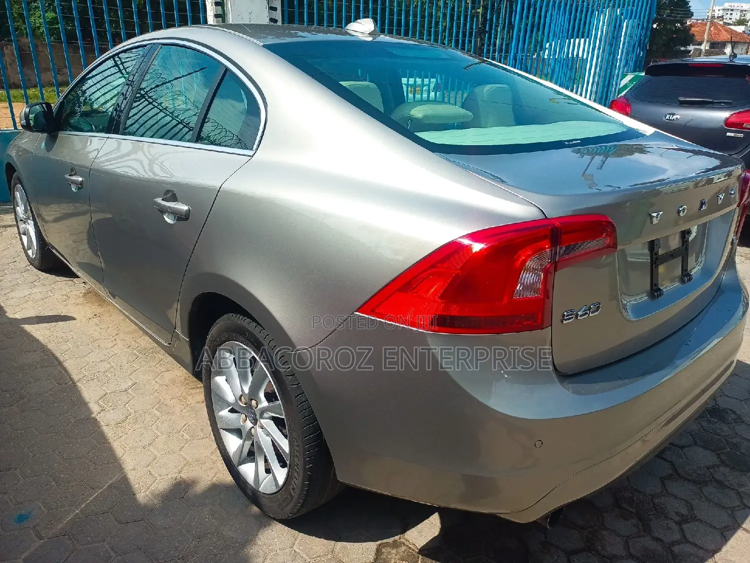 Volvo S60 T4 Base 2016 Gray