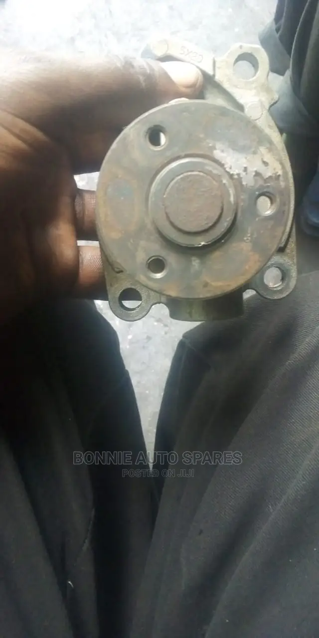 HR12 Engine Water Pump