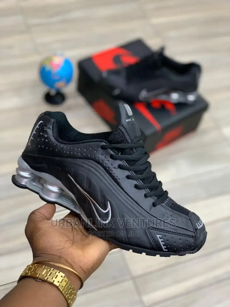 Nike Shoxs