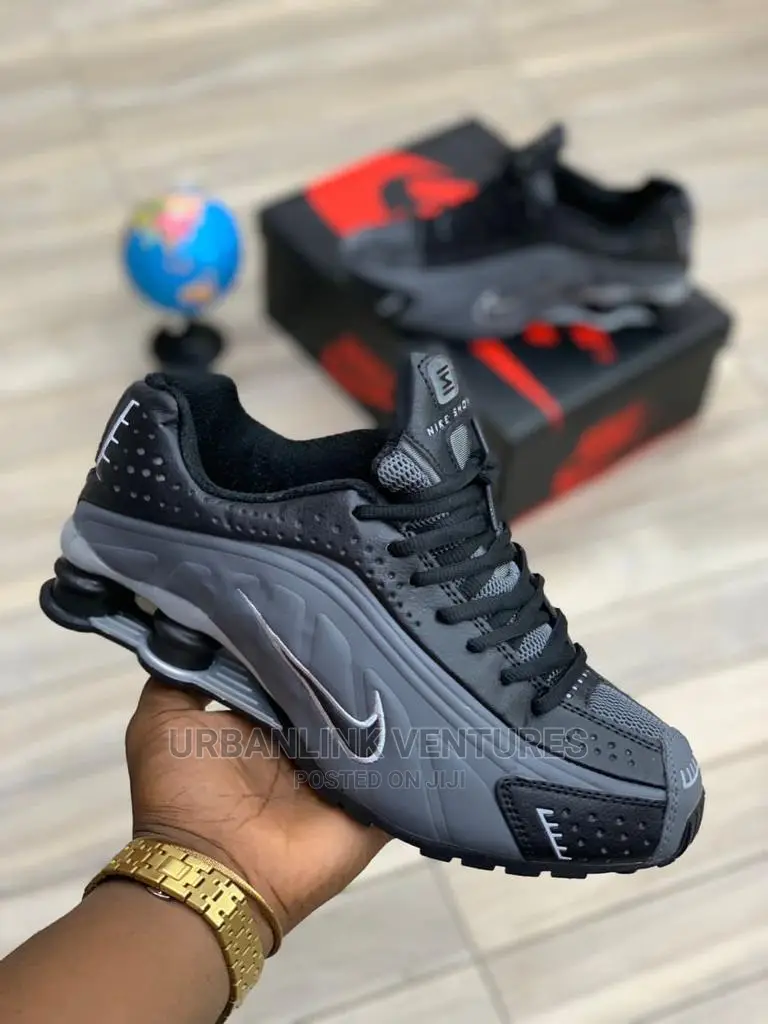 Nike Shoxs