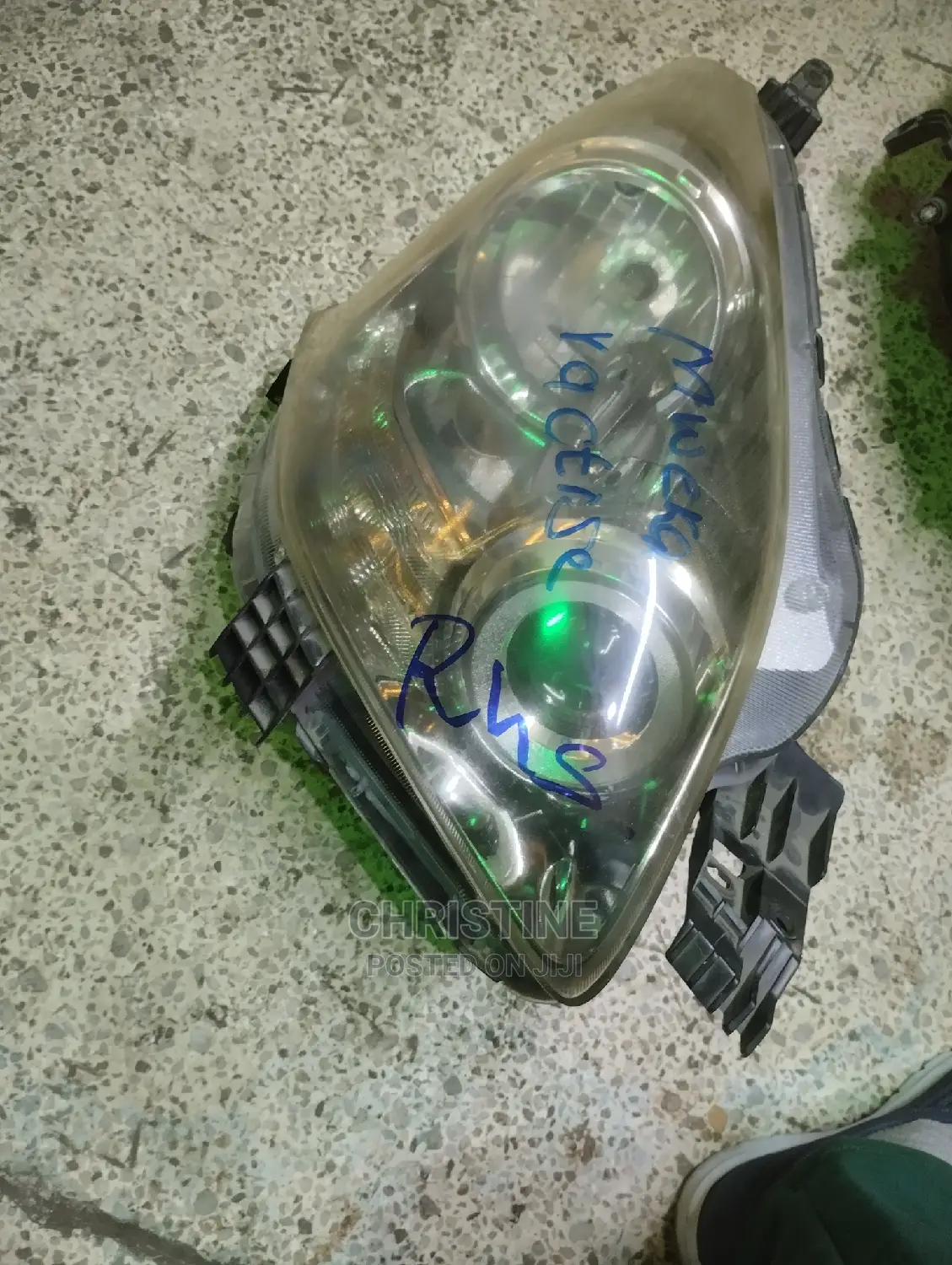 Toyota Ractis 2008 Headlight Xenon