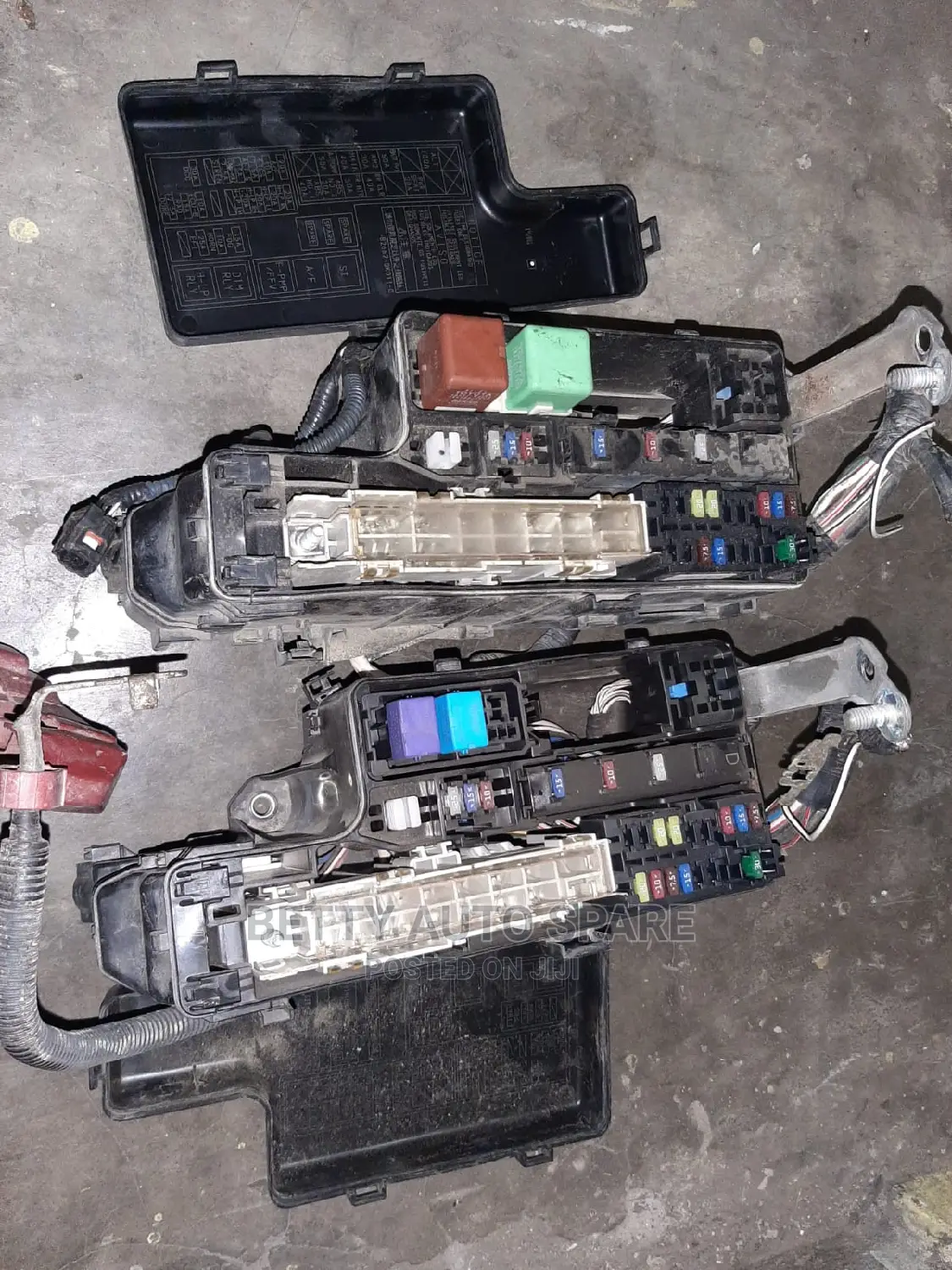 Toyota Hilux (Vigo) Fuse Box