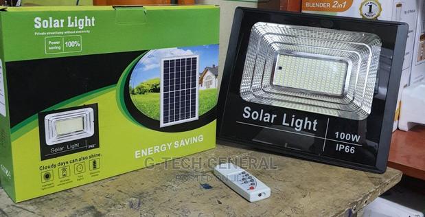 Solar Light 100W Solar Powered Dusk to Dawn Floodlight - main view