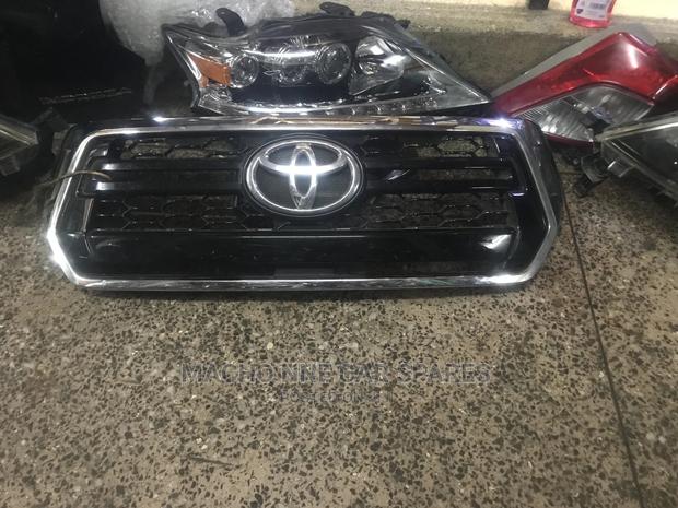 Toyota Hilux Revo 2014 Grill