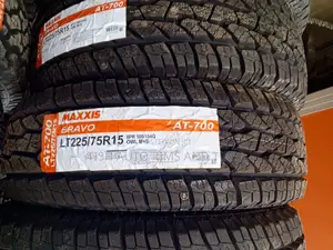 225/75r15 Maxxis a/T 700