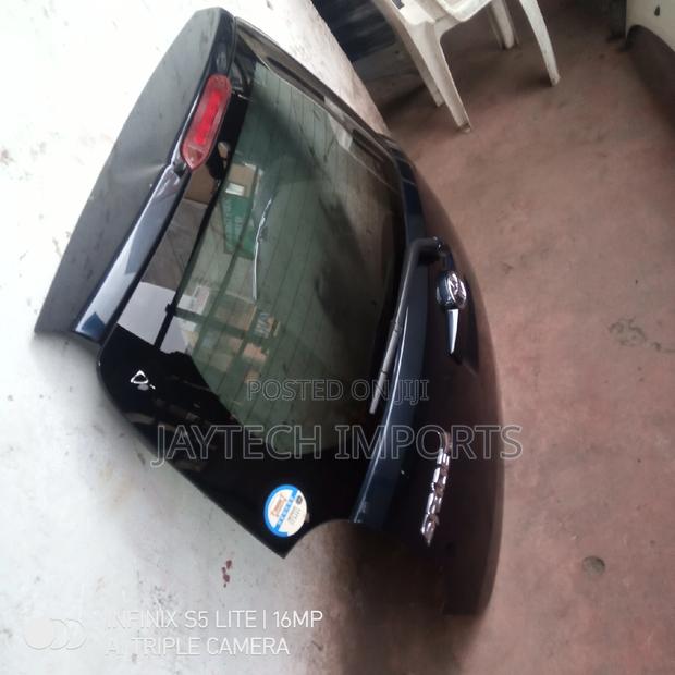 Toyota Spade 2012