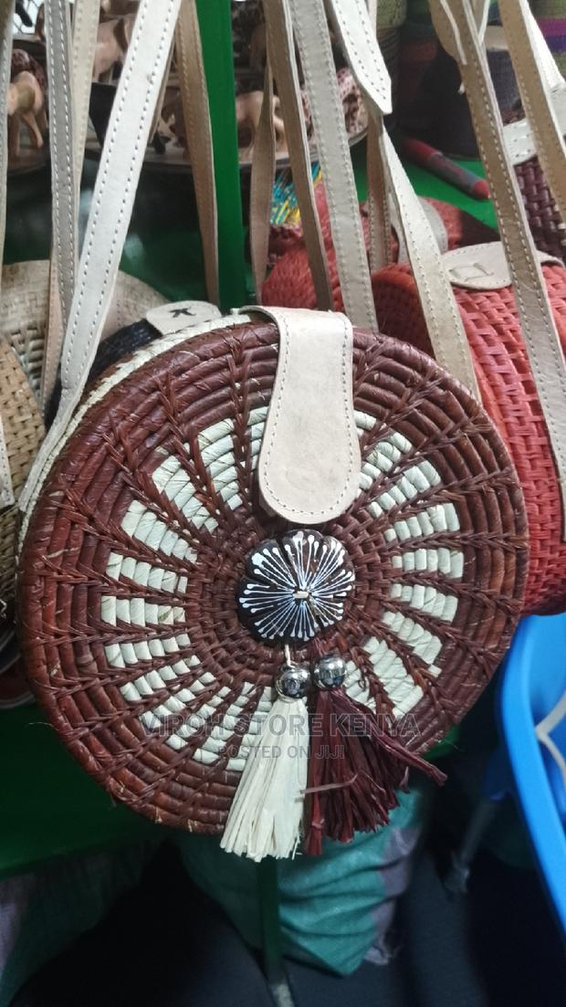 Makongo Round Beach Bag Handmade Circle Woven Bag - thumbnail 2