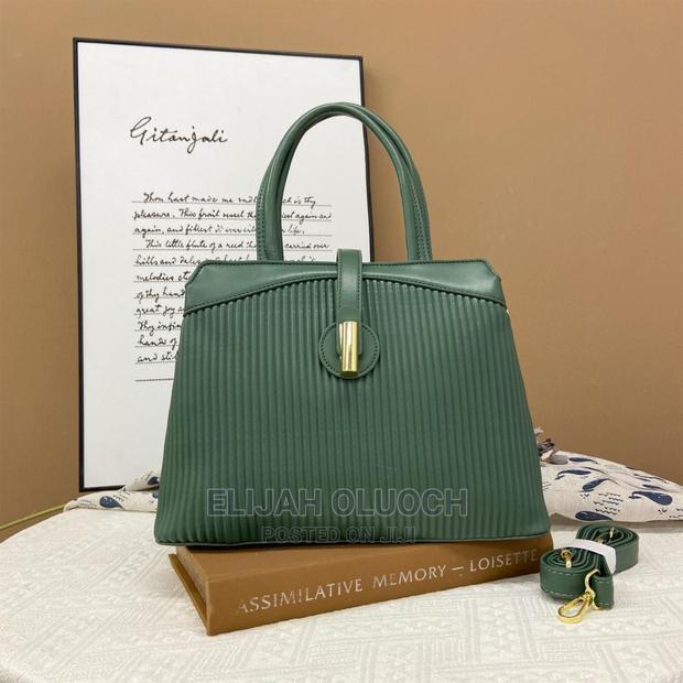 Ladies Quality Handbag - thumbnail 3