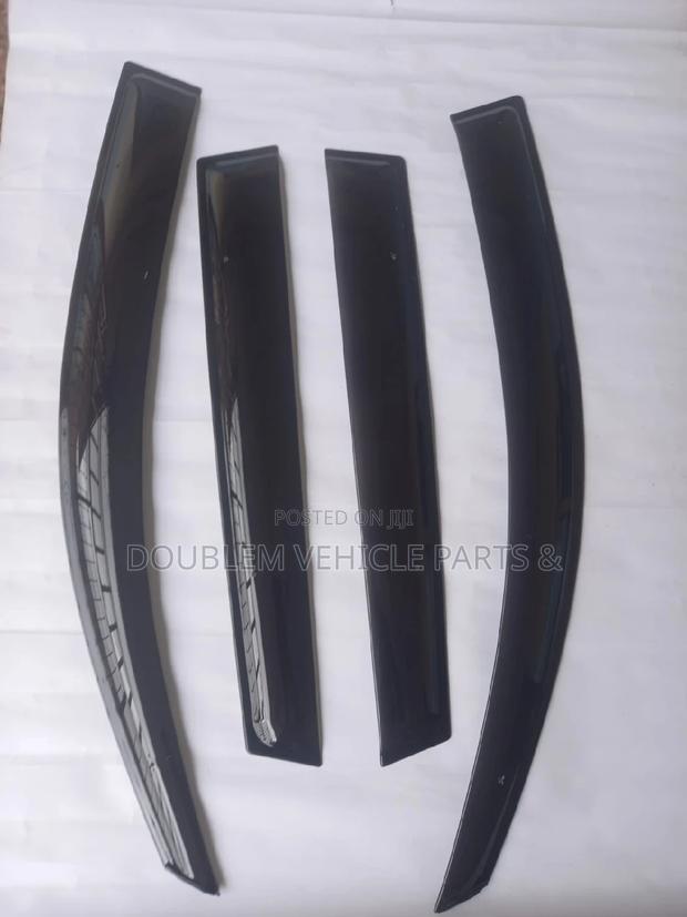Windbreakers/Windshields/Sunvisors Vanguard/Rav 4 Original
