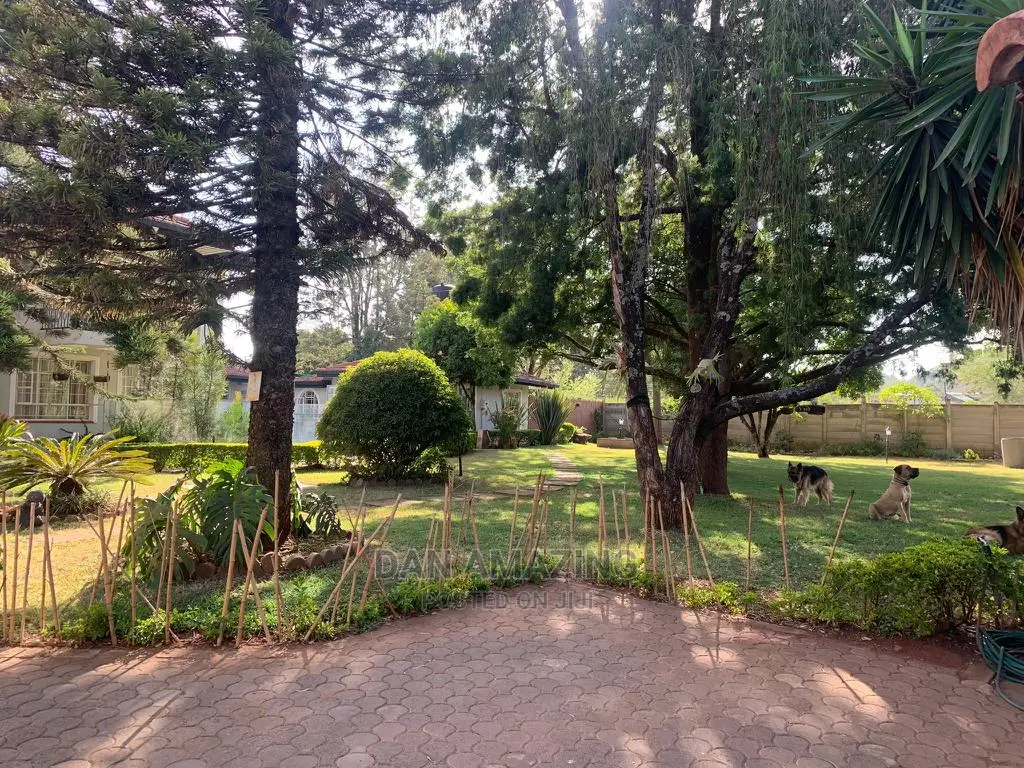 5bdrm Mansion in Nyari for sale