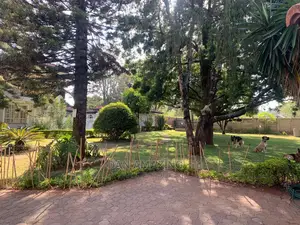 5bdrm Mansion in Nyari for sale