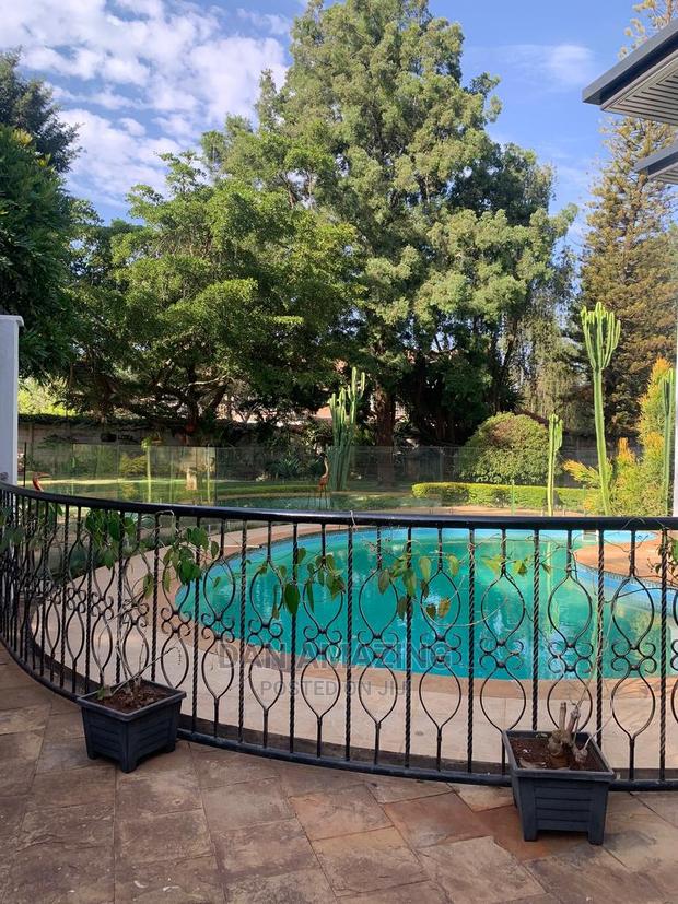 5bdrm Mansion in Nyari for sale - thumbnail 2