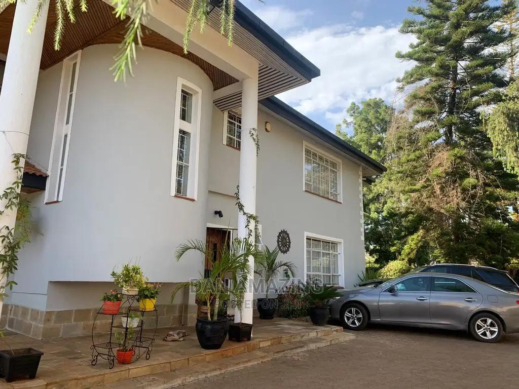 5bdrm Mansion in Nyari for sale