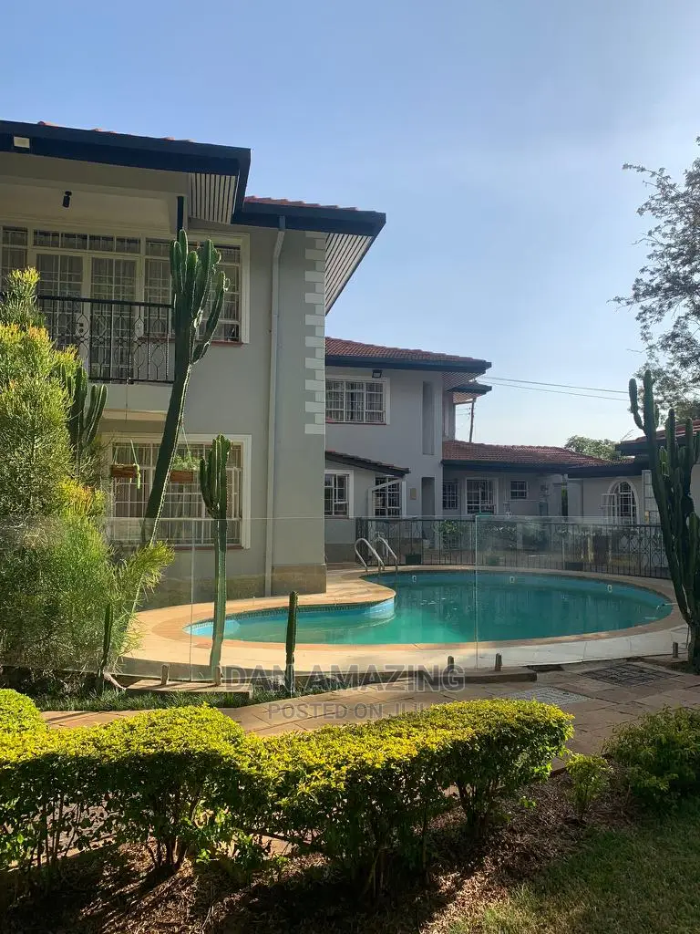 5bdrm Mansion in Nyari for sale