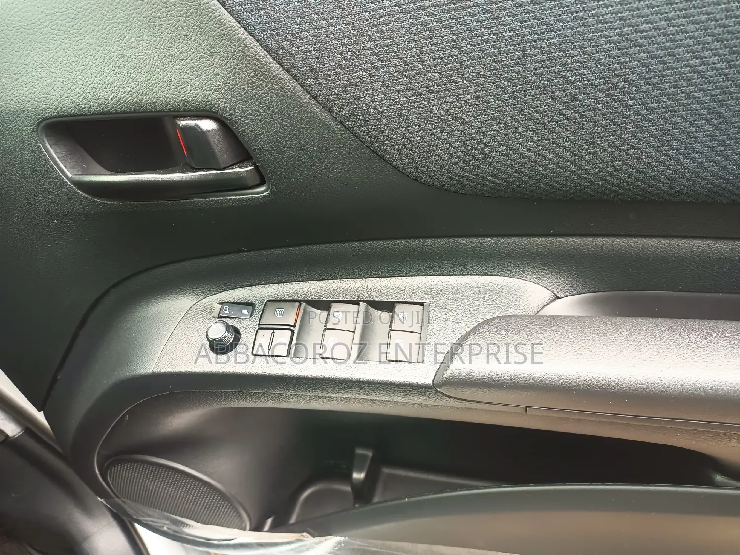 Toyota Sienta 1.5 AWD (6-seater) 2016 Silver