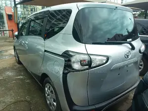 Toyota Sienta 1.5 AWD (6-seater) 2016 Silver
