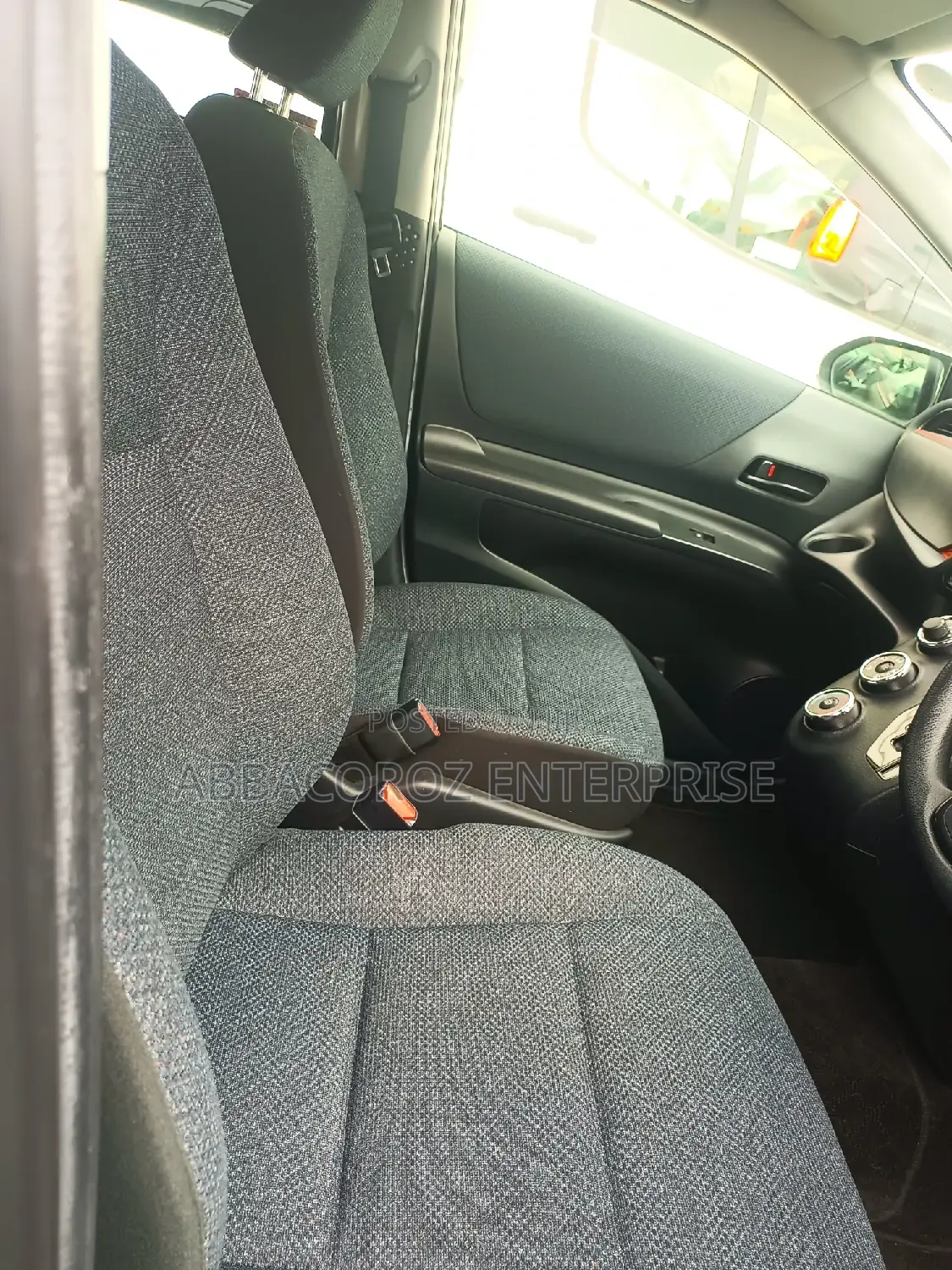 Toyota Sienta 1.5 AWD (6-seater) 2016 Silver