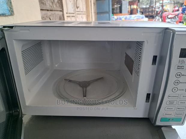 Ramtons Microwave(Silver) - thumbnail 3