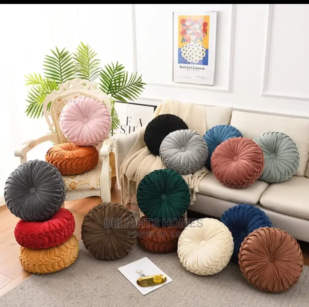 Round Velvet Decorative Pillow.