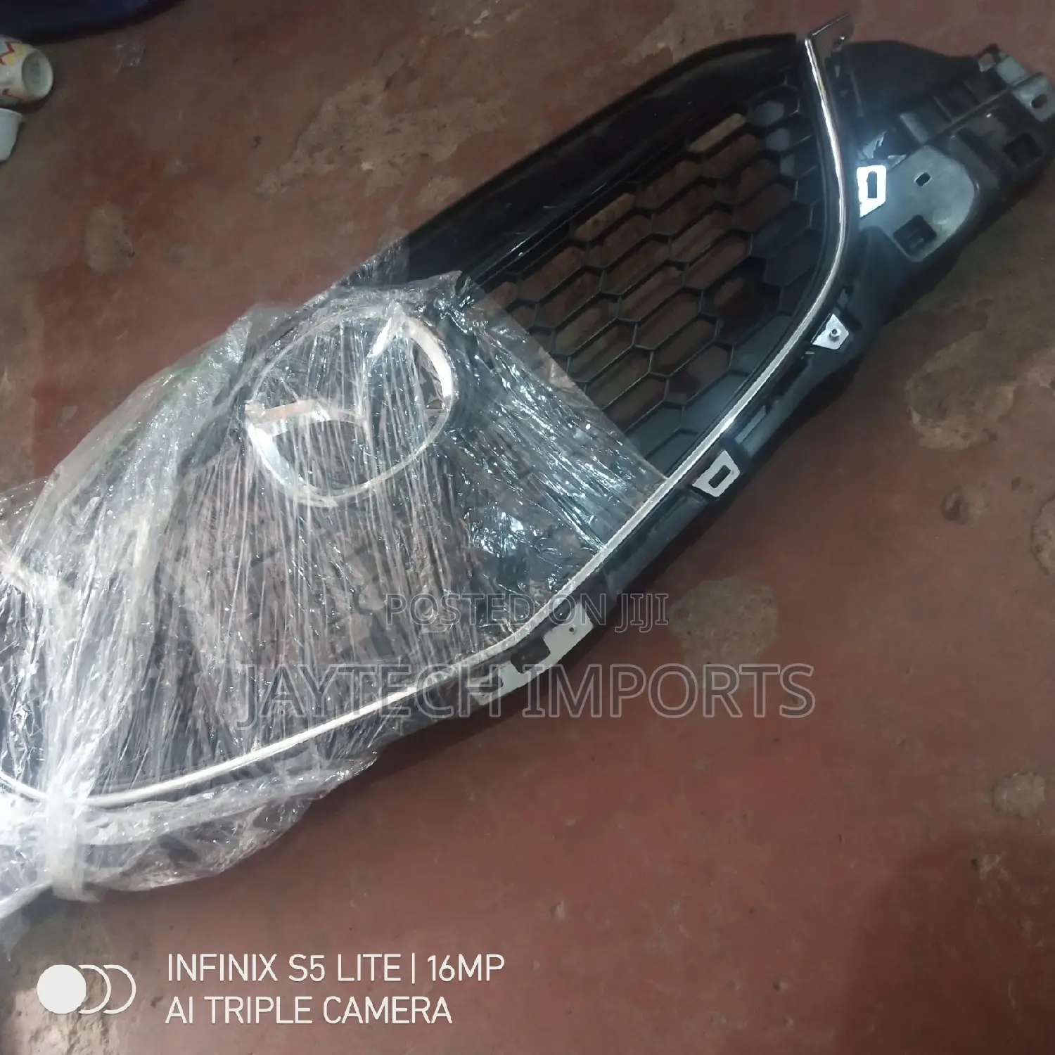Mazda CX-5 2012 Grilles