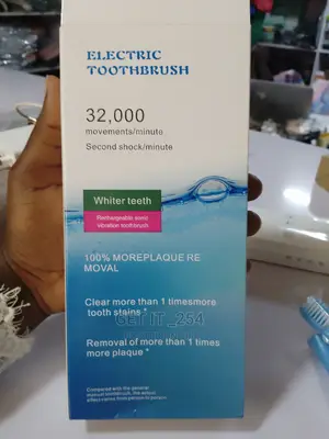 Electric Toothbrush With 3 Extra Heads