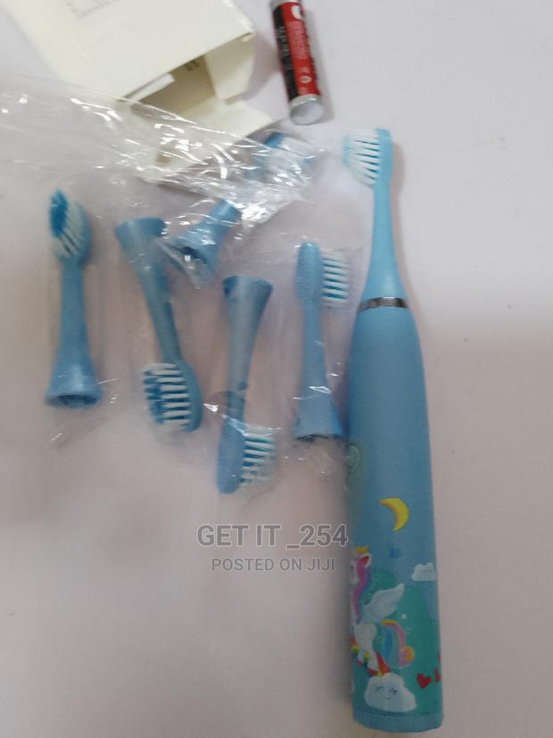Cartoon Themed Battery Kids Electric Toothbrush - thumbnail 2