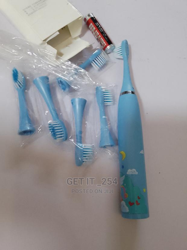 Cartoon Themed Battery Kids Electric Toothbrush - thumbnail 3