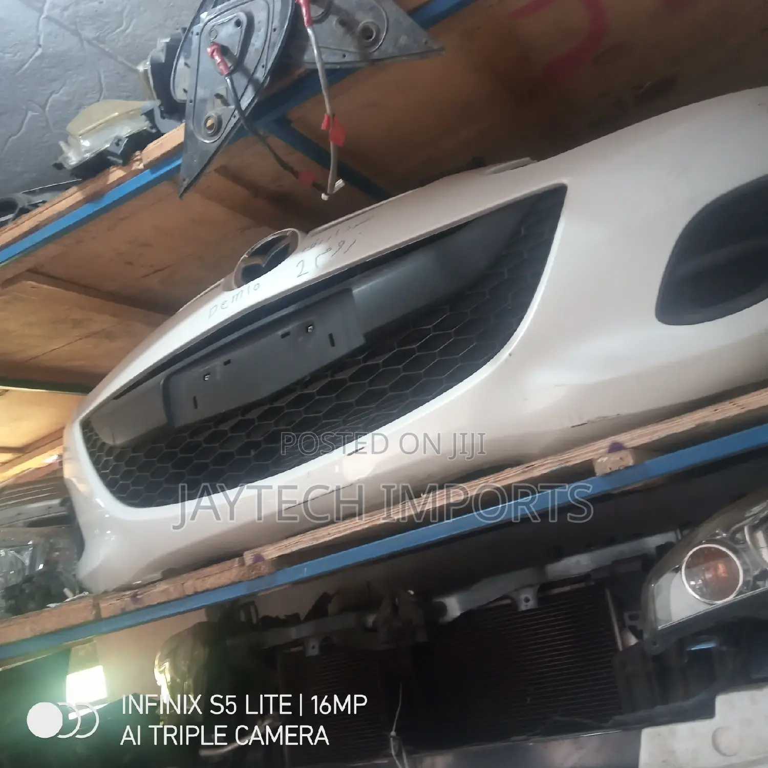 Mazda Demio Nosecut