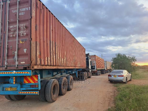 We Deliver Shipping Containers to Your Doorstep - main view