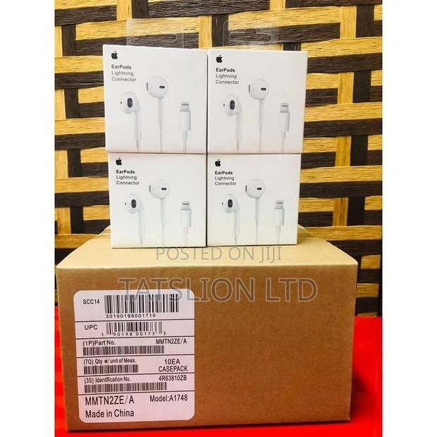 Apple iPhone Wired Earphones - main view