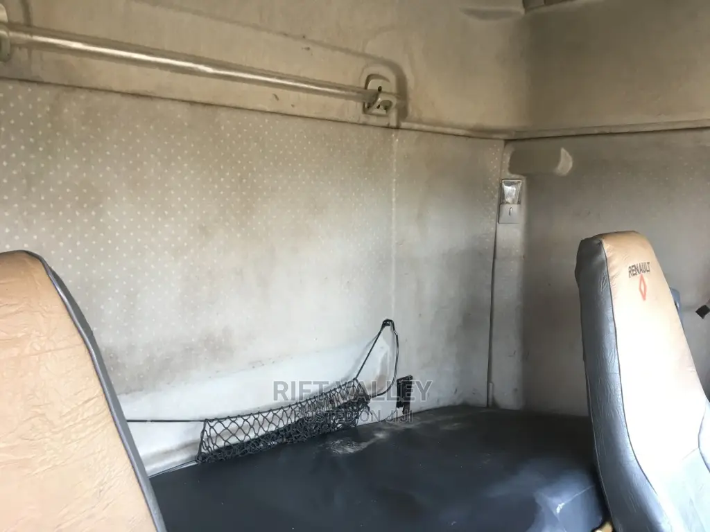 Renault 440dxi Head For Sale