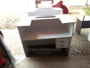 Morden Reception Desk 1.4 MTRS