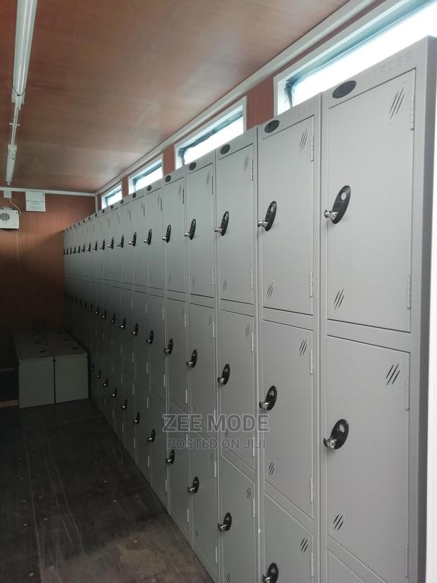 40ft Container Changing Room - main view