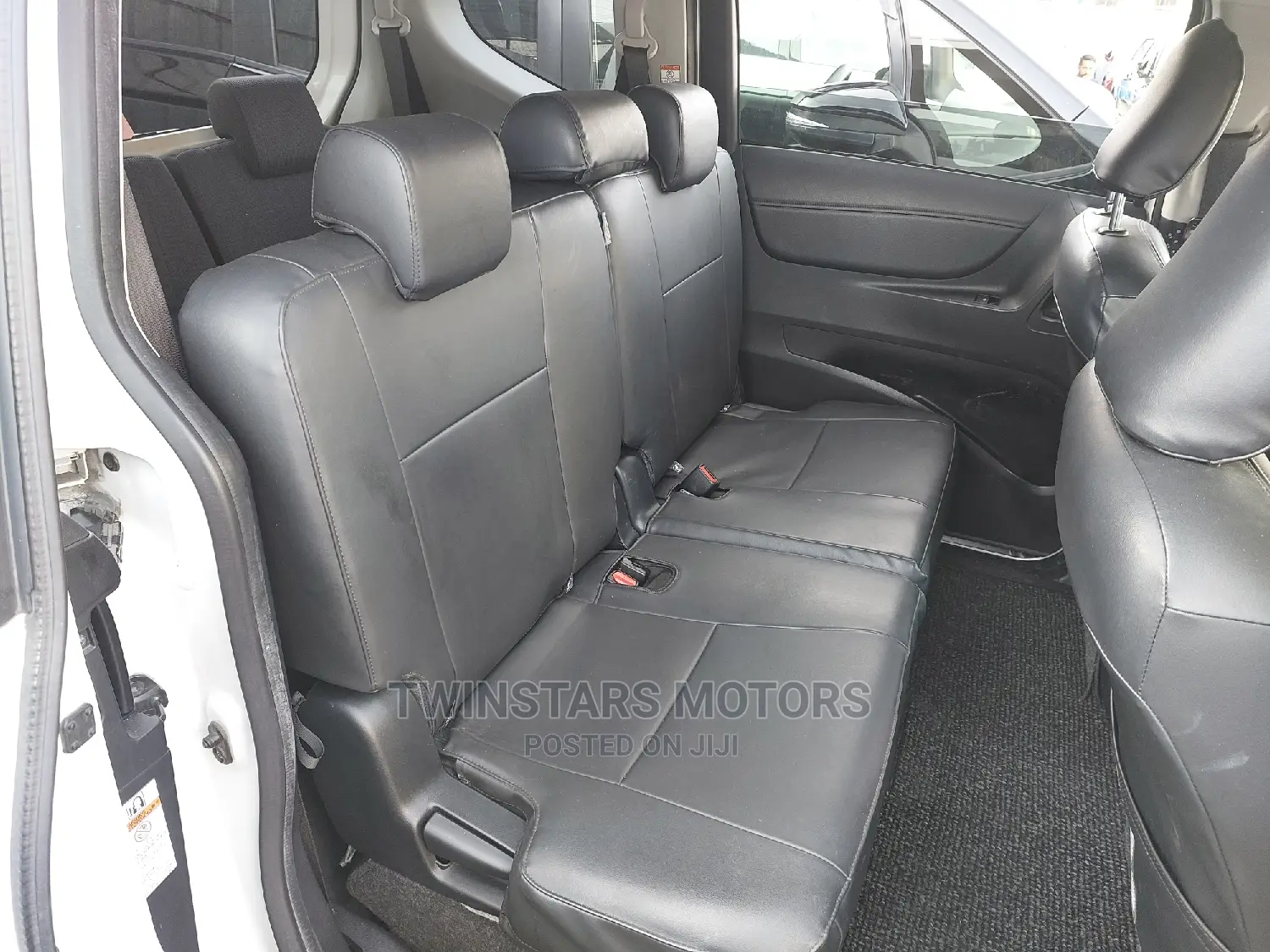 Toyota Sienta 1.5 FWD 2018 Pearl