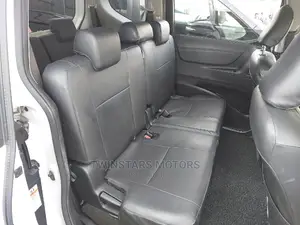 Toyota Sienta 1.5 FWD 2018 Pearl