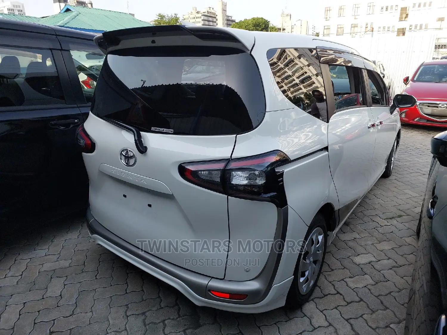 Toyota Sienta 1.5 FWD 2018 Pearl