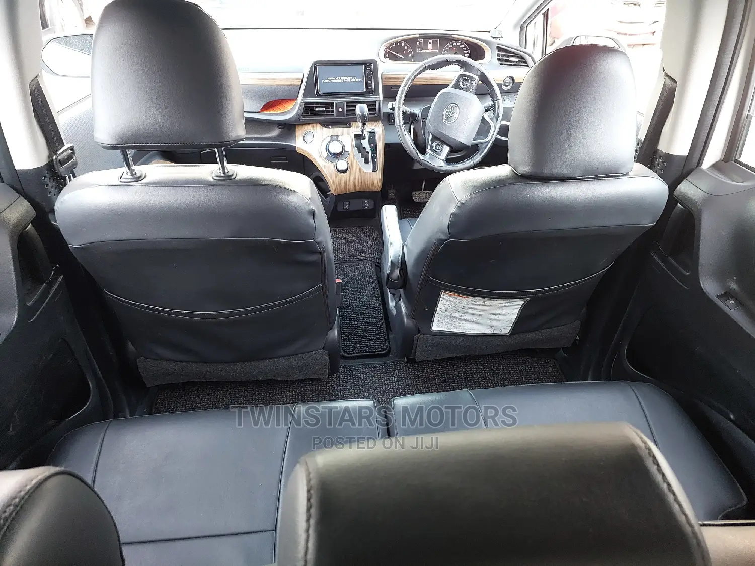 Toyota Sienta 1.5 FWD 2018 Pearl