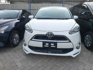 Toyota Sienta 1.5 FWD 2018 Pearl