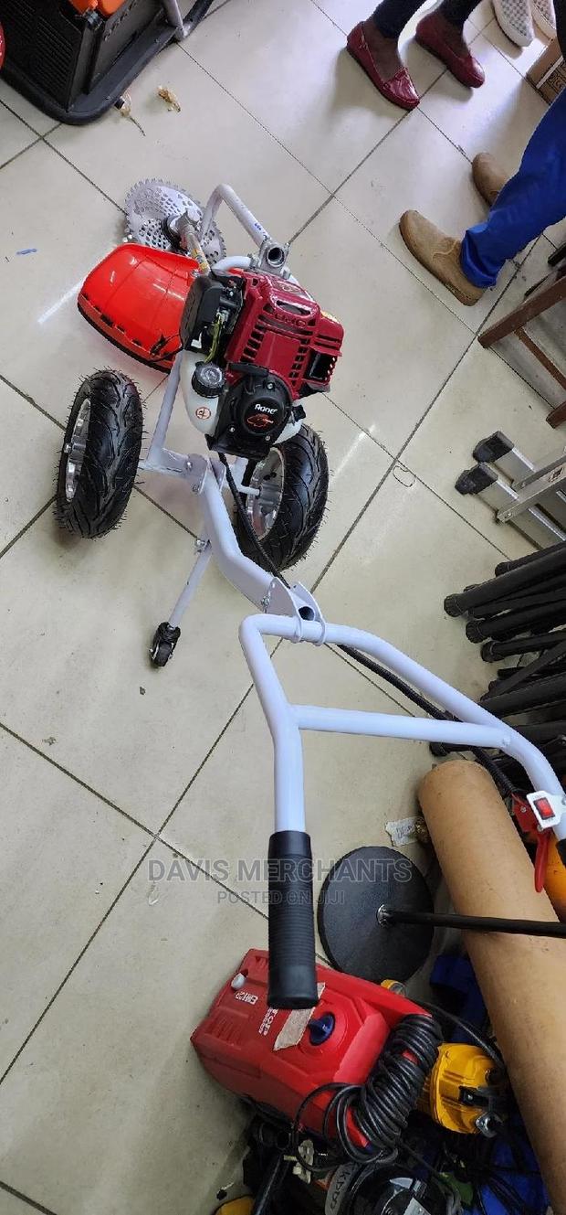 Brush Cutter Machine With 4 Stroke Engine and Wheels - main view