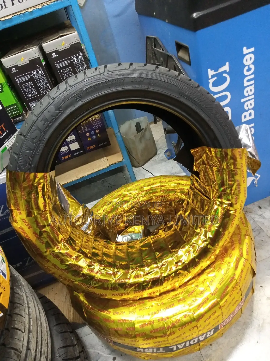 225/45r17 Kenda Tyre