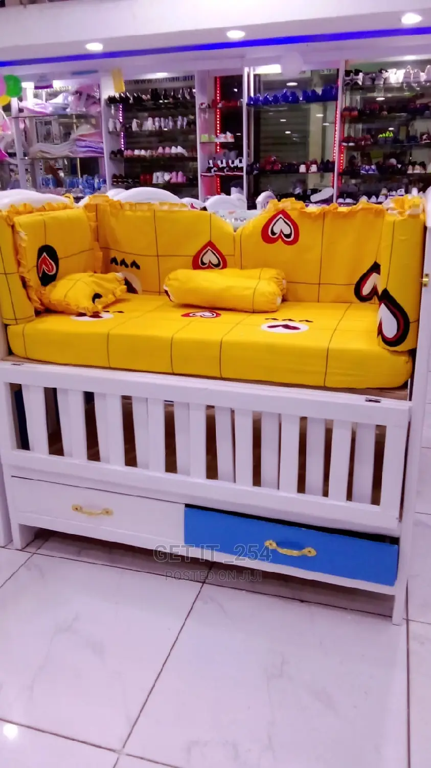 Baby Cot Bumpers Available in Different Colours