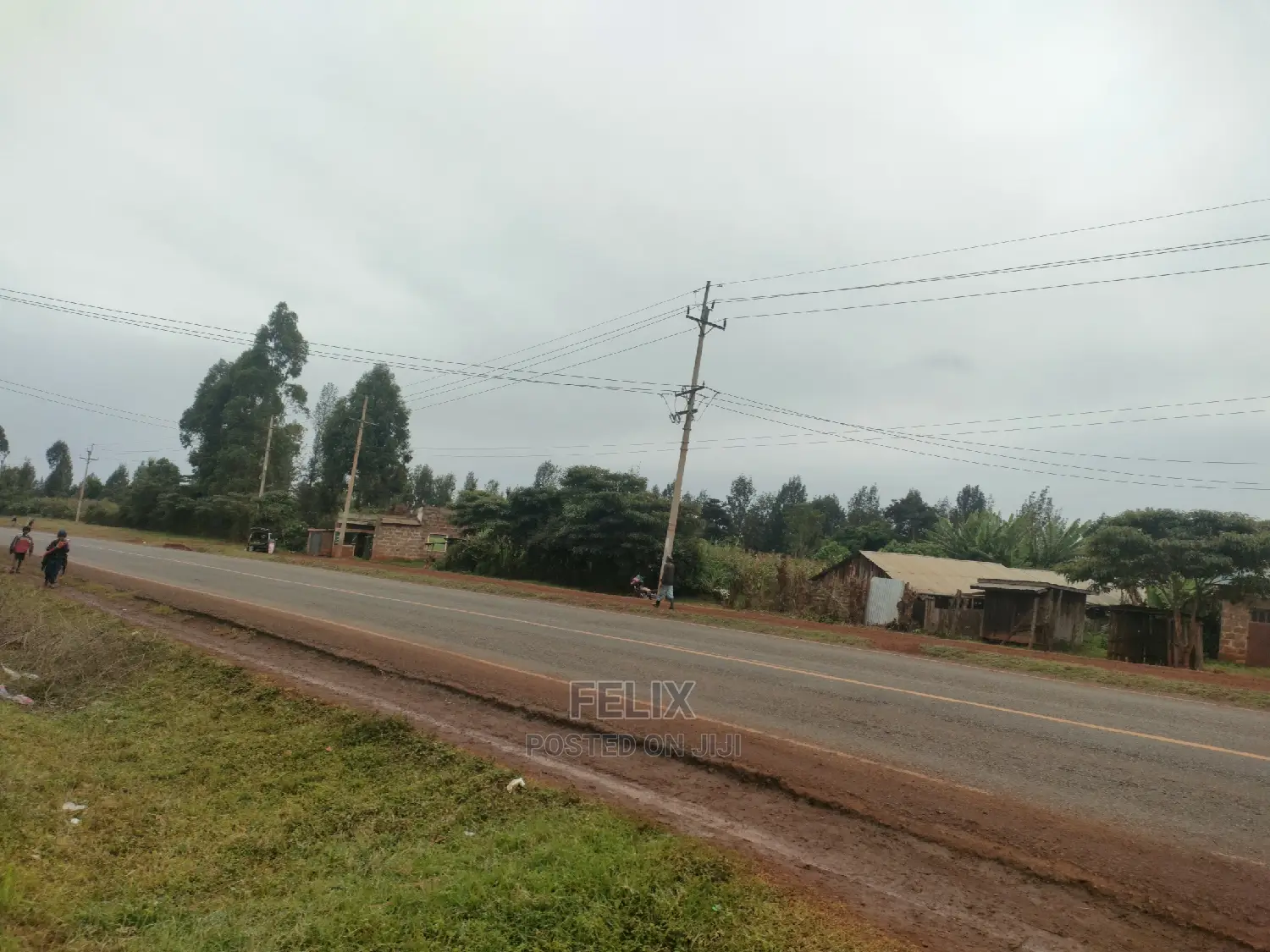Nyeri/Gatitu 50/100 Touching Main Tarmac