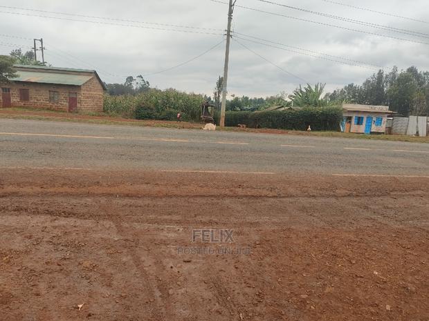 Nyeri/Gatitu 50/100 Touching Main Tarmac - thumbnail 8