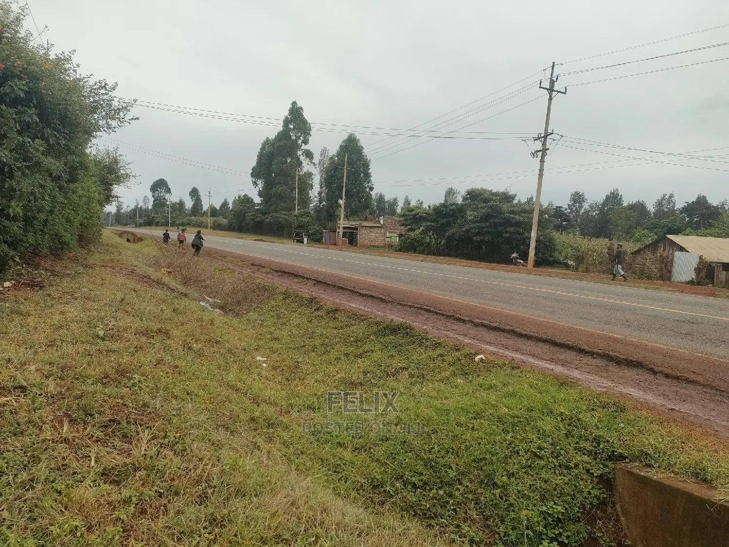 Nyeri/Gatitu 50/100 Touching Main Tarmac