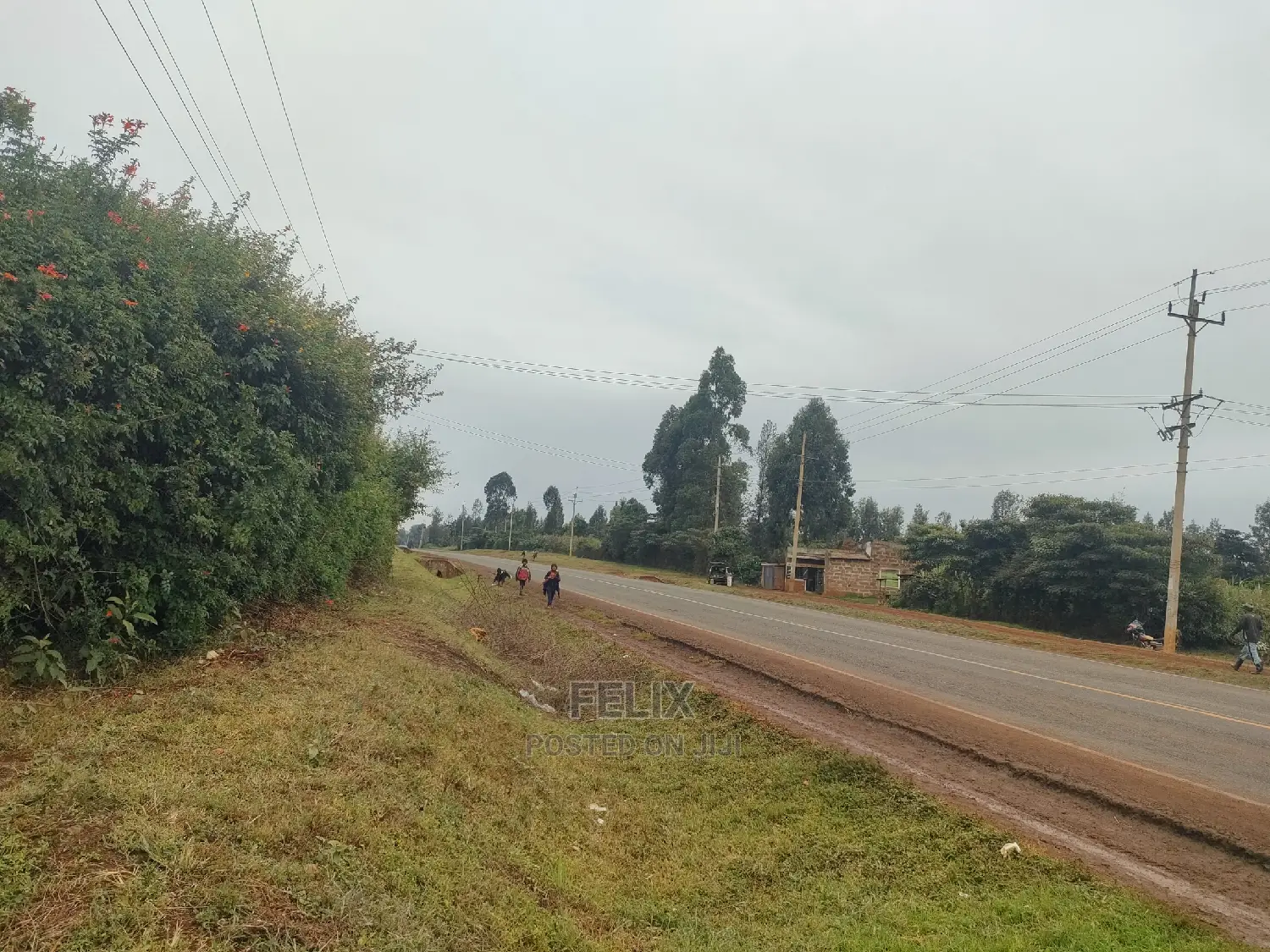 Nyeri/Gatitu 50/100 Touching Main Tarmac