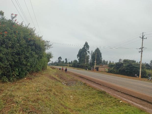 Nyeri/Gatitu 50/100 Touching Main Tarmac - thumbnail 10