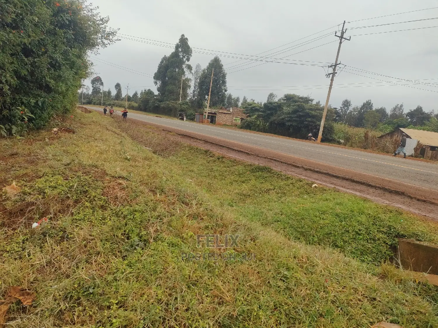 Nyeri/Gatitu 50/100 Touching Main Tarmac