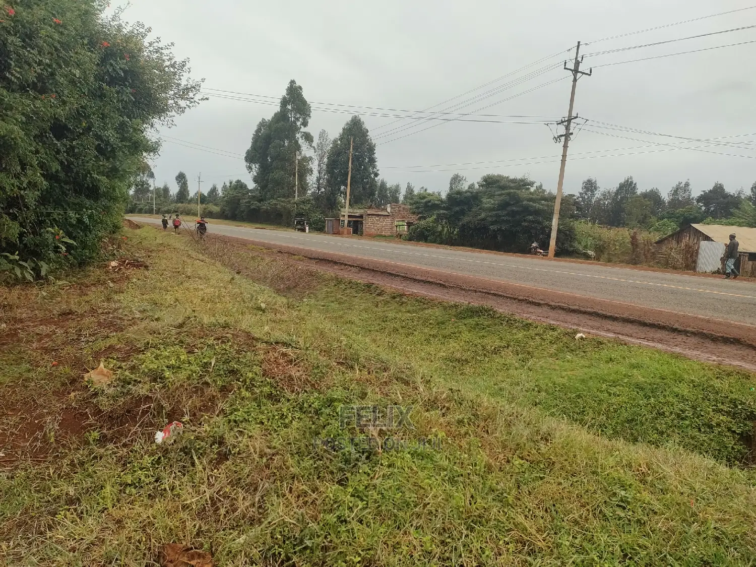 Nyeri/Gatitu 50/100 Touching Main Tarmac